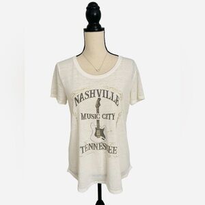 NWOT Women’s Maurices Nashville Graphic Tee Size: Medium